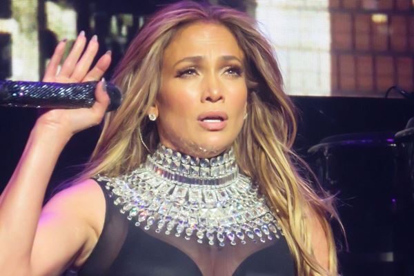 Jennifer Lopez Wows Fans With 10 Pound Weight Loss From Vegan Diet