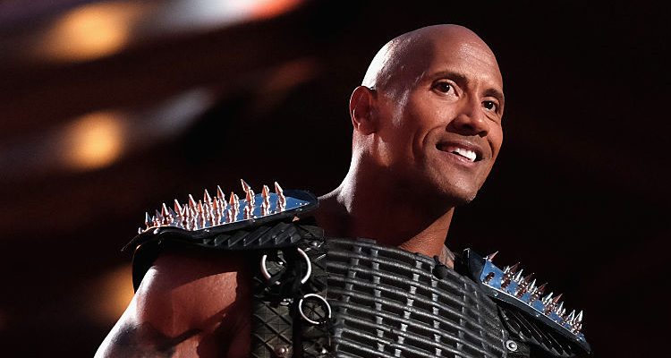 Dwayne Johnson, Sexiest Man Alive 2016 Eats Thanksgiving Pies but The Rock’s Workout Helps Him Stay Fit