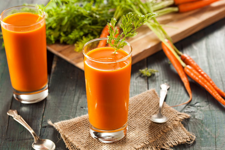 Carrot Juice with Fresh Fruit