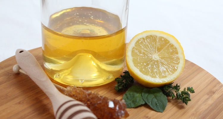 How to Get Rid of Oily Hair With Lemon Juice