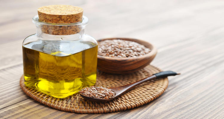 8 Healthy Flaxseed Oil Benefits, Uses &amp; Side Effects